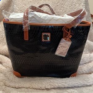 Dooney & Bourke - Black Charleston Shopper Tote
